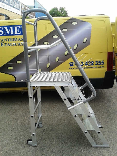 escalera con ruedas